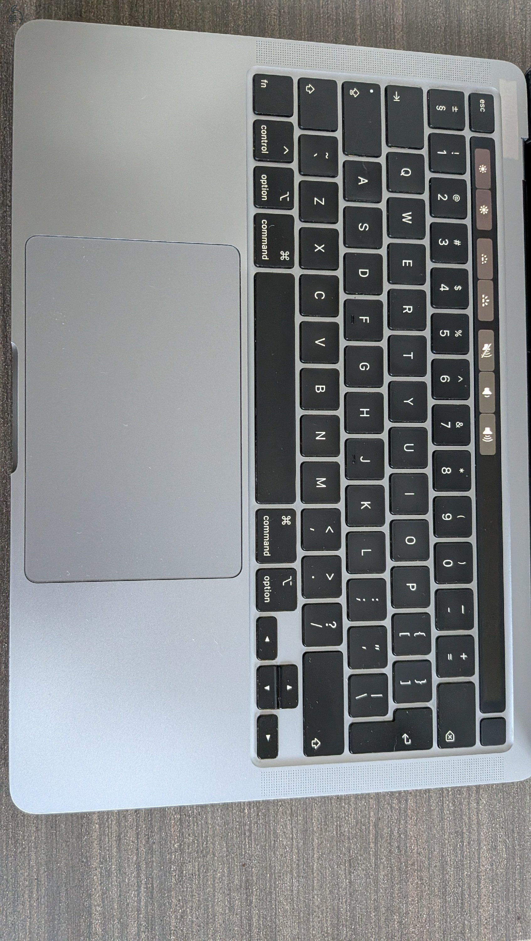 MacBook Pro 13-inch, 2 GHz Quad Core Intel i5,,  2020, 16GB RAM, 512GB, touchbar, Angol billentyuzet