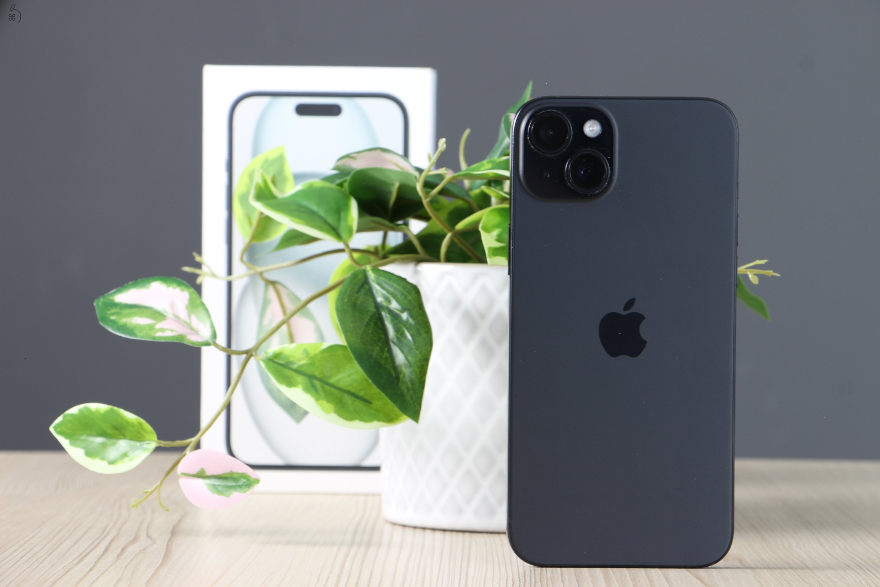 Apple iPhone 15 Plus 128GB asztrofekete A US-8217
