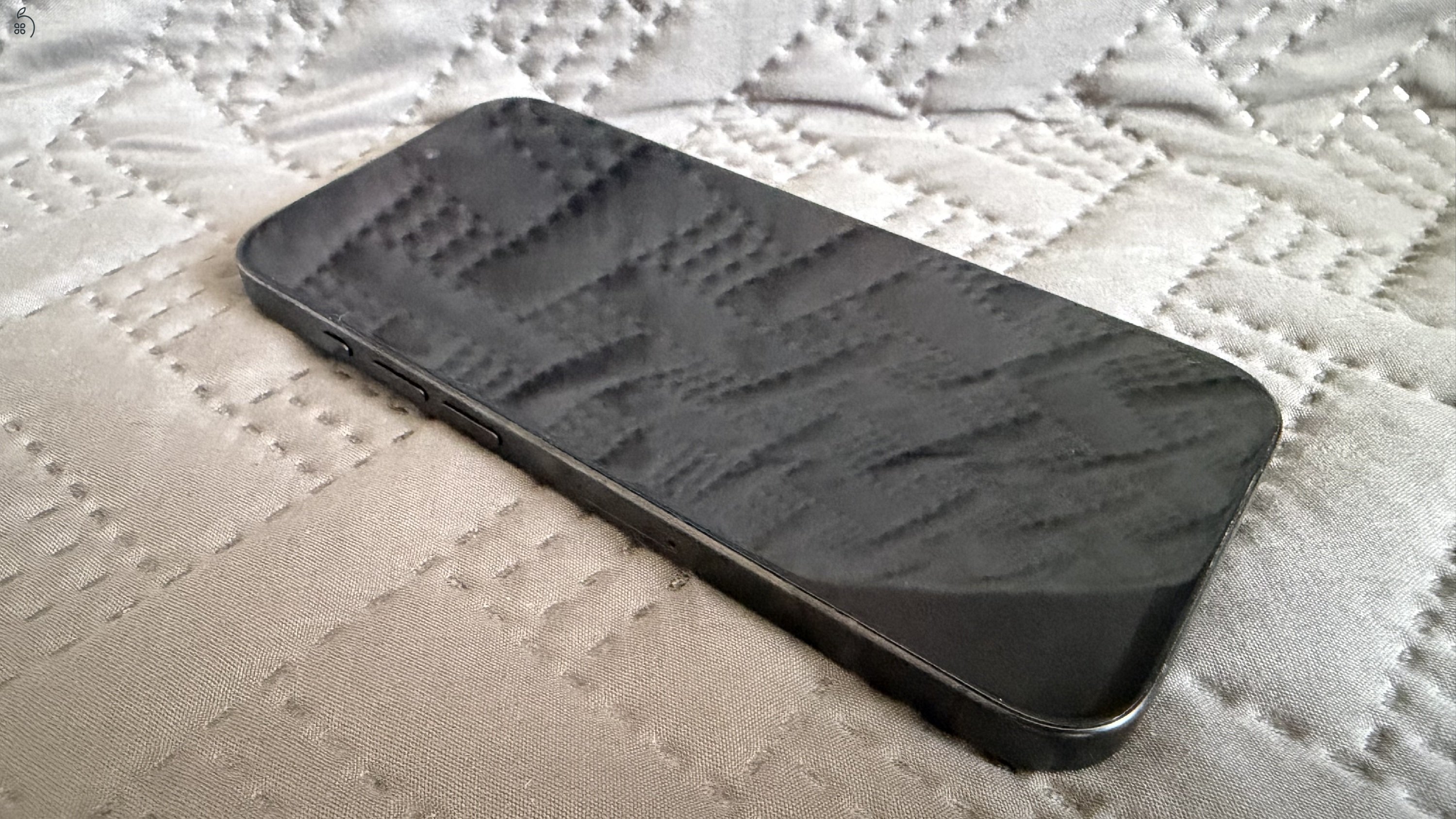 Eladó iPhone 15 Pro titanium black 128GB