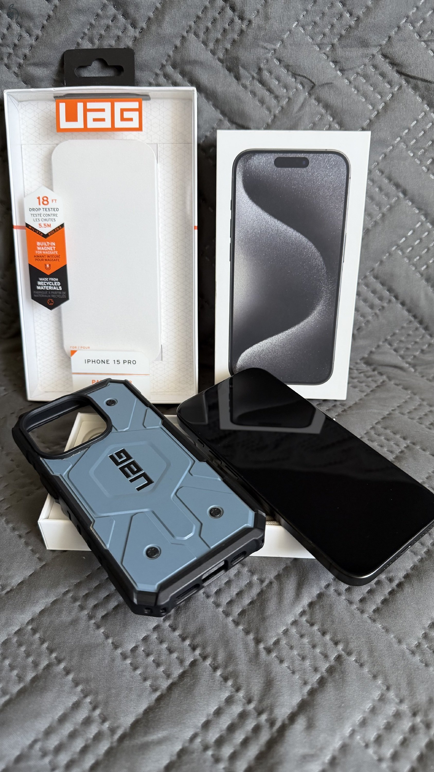 Eladó iPhone 15 Pro titanium black 128GB