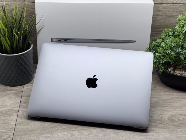 MacBook Air 2020 M1 13” 256GB 8GB 2 ÉV Garanciával