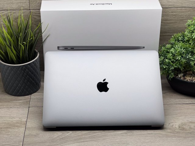 MacBook Air 2020 M1 13” 256GB 8GB 2 ÉV Garanciával