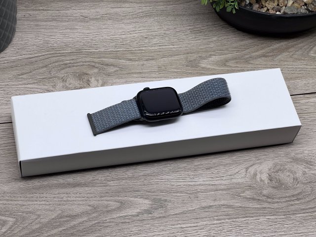 Apple Watch S8 Midnight 45mm 2 ÉV Garanciával 90%