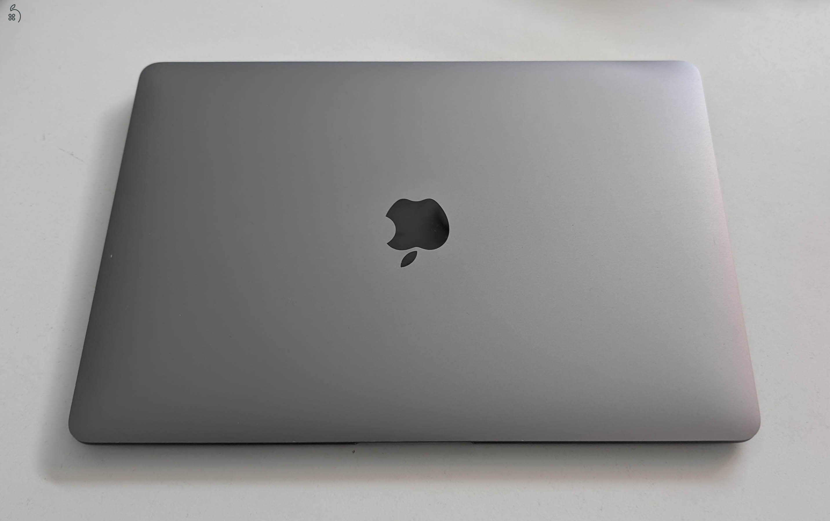Macbook Air M1 8/256, 84%, +256 SSD, USB HUB, laptoptáska
