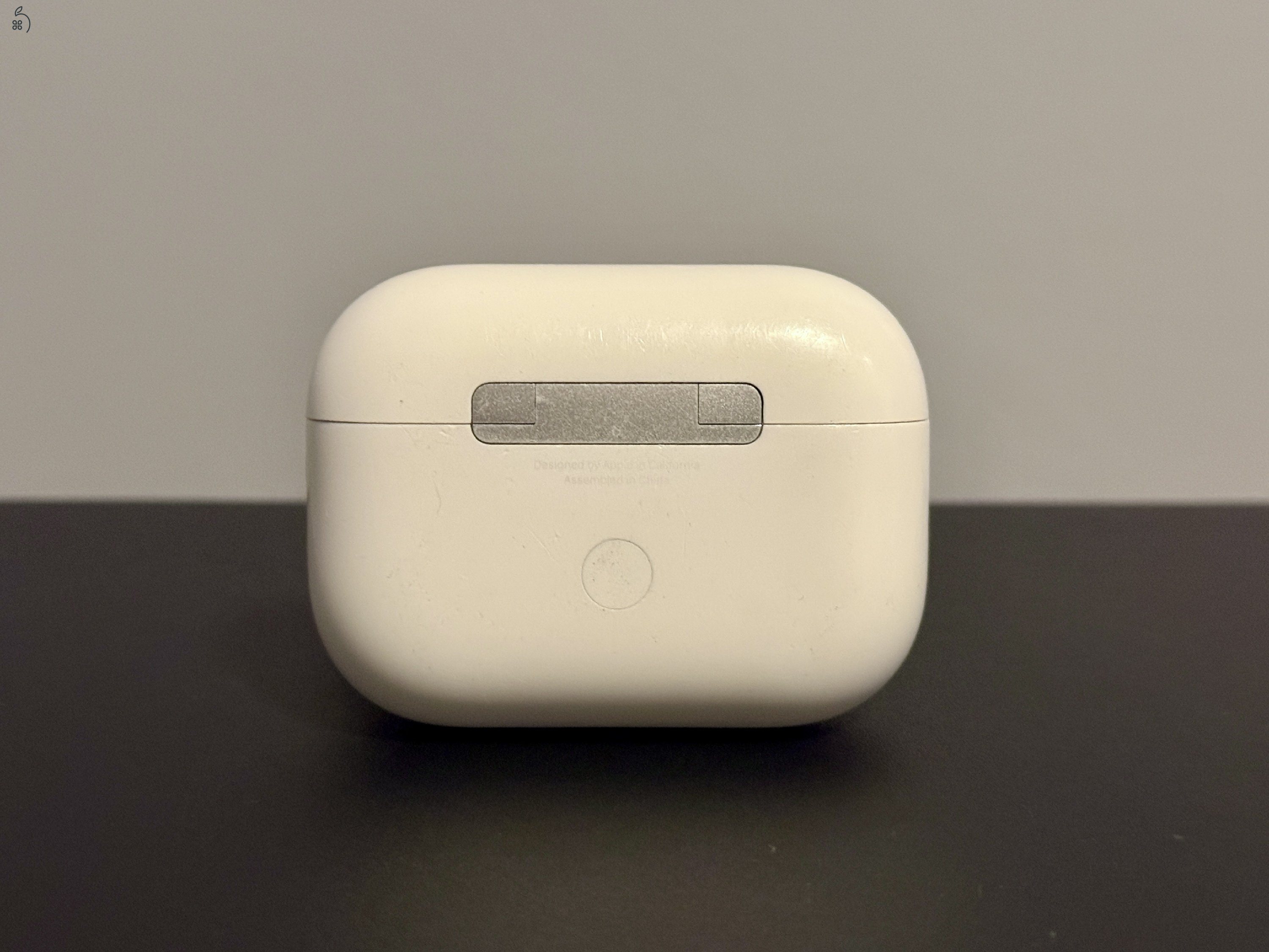 Apple AirPods Pro (2. gen) minden gyári tartozékával + ajándék szilikon tok 