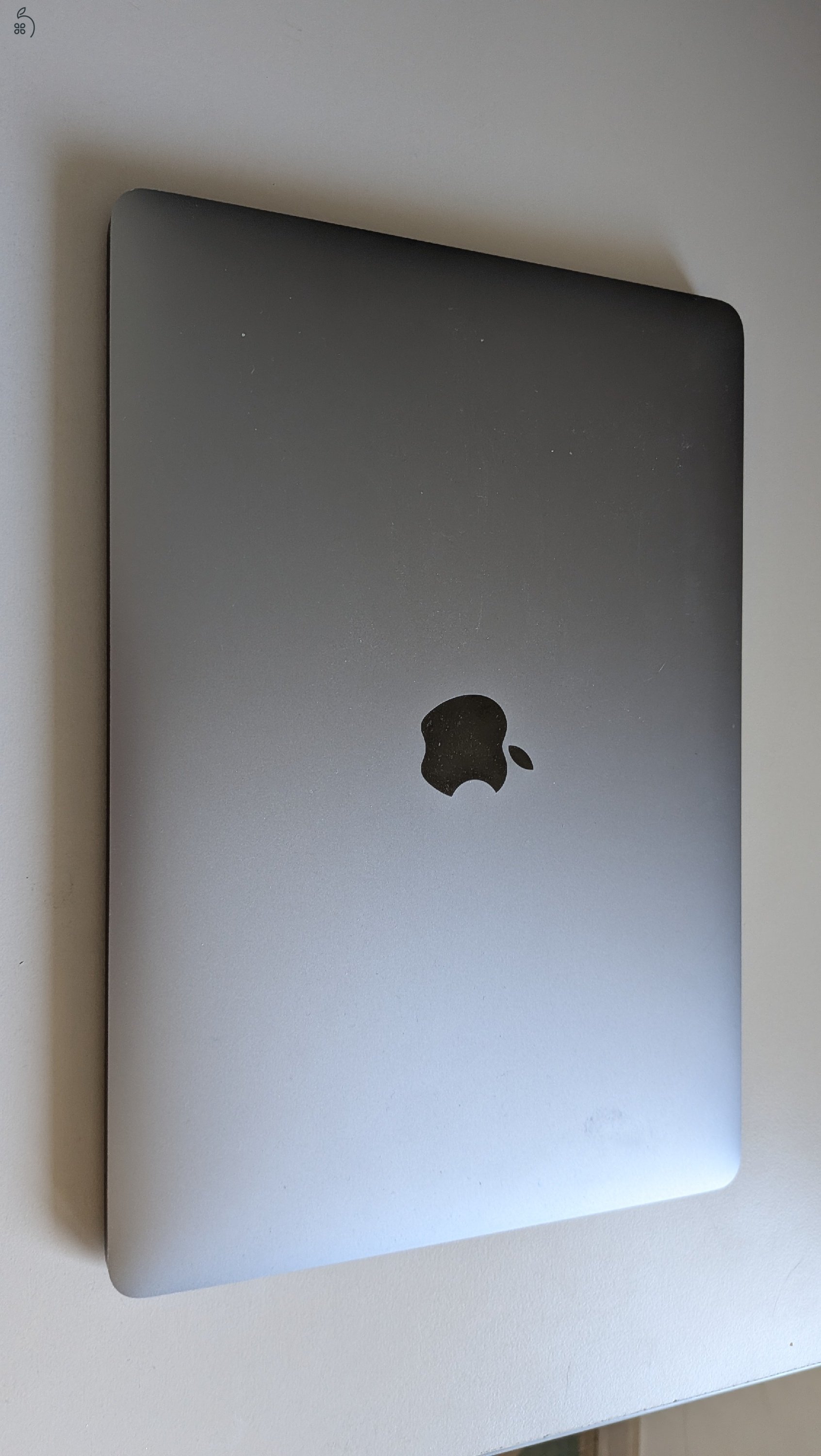 MacBook Pro 13-inch, 2 GHz Quad Core Intel i5, 2020, 16GB RAM, 512GB, touchbar, Magyar billentyuzet