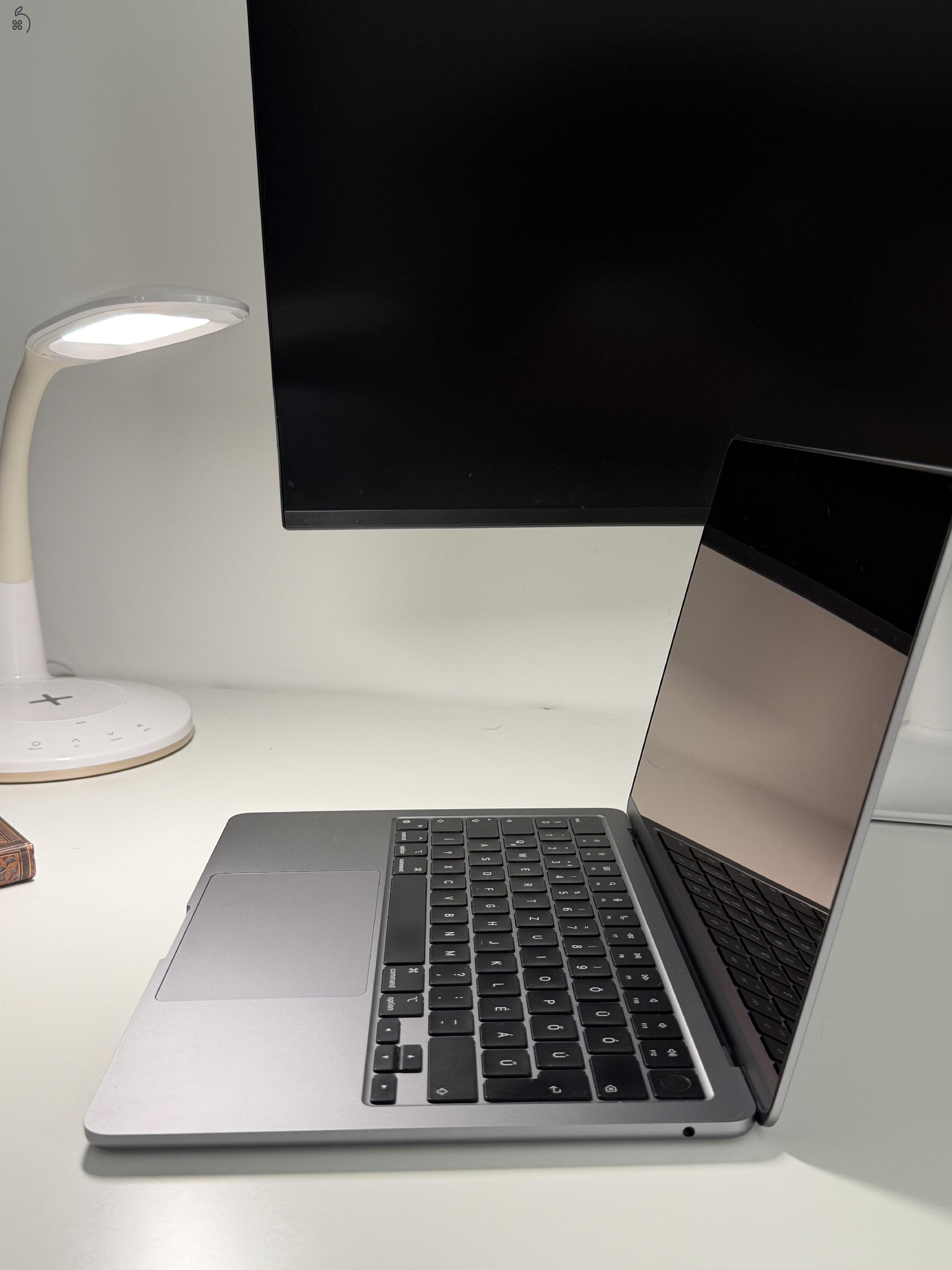 MacBook Air M2, 256GB, Akku 85%