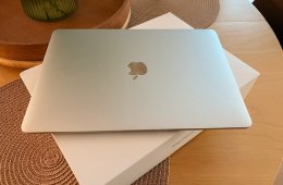 2019 Retina MacBook Air 13 / i5 1.6GHz / 8GB / 256GB SSD 