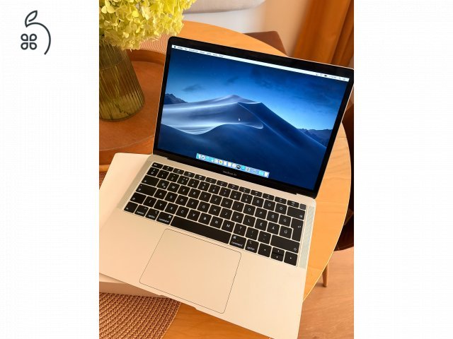 2019 Retina MacBook Air 13 / i5 1.6GHz / 8GB / 256GB SSD 