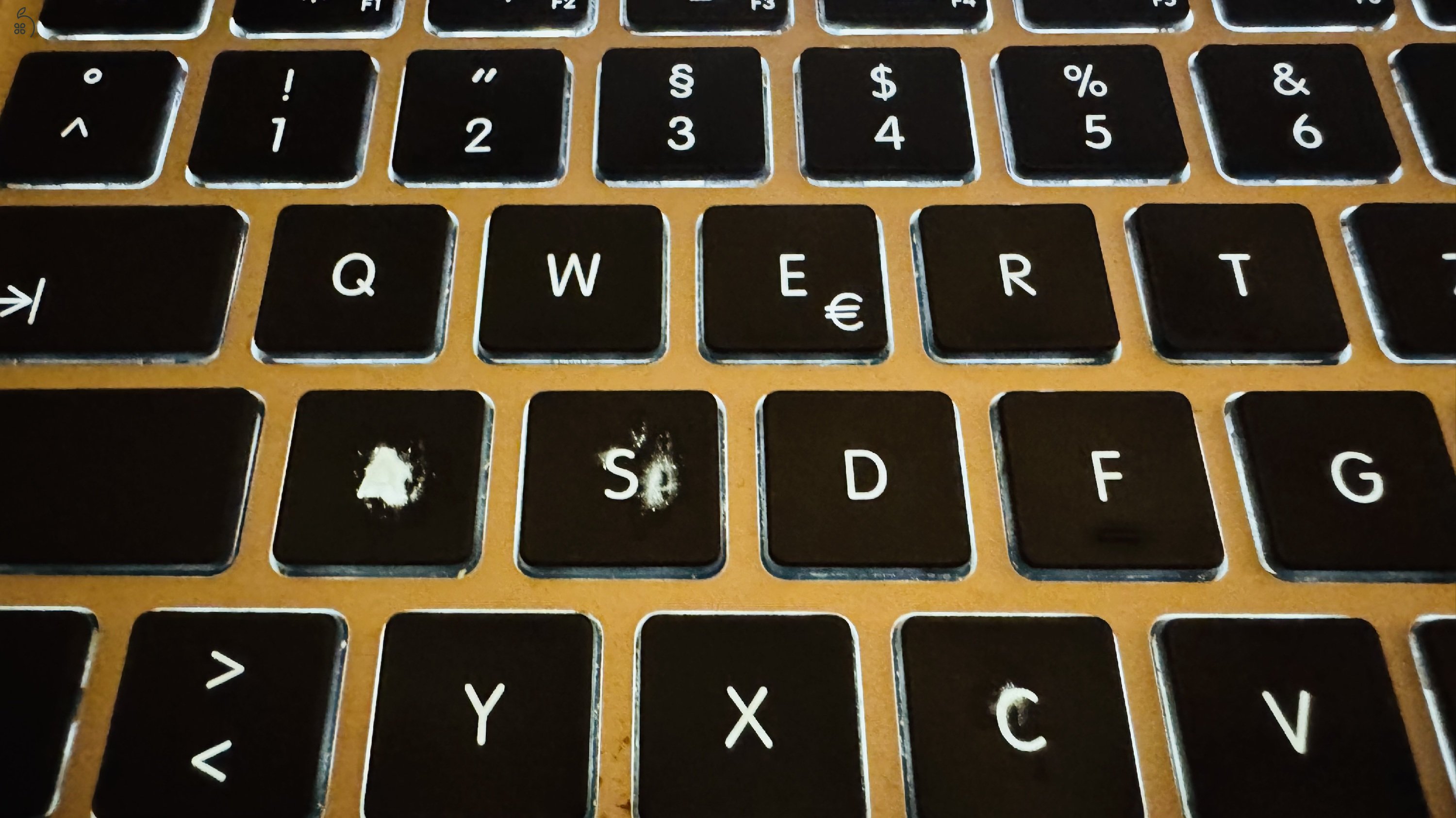 MacBook Pro (Retina kijelzős, 13 hüvelykes, 2015 eleje)