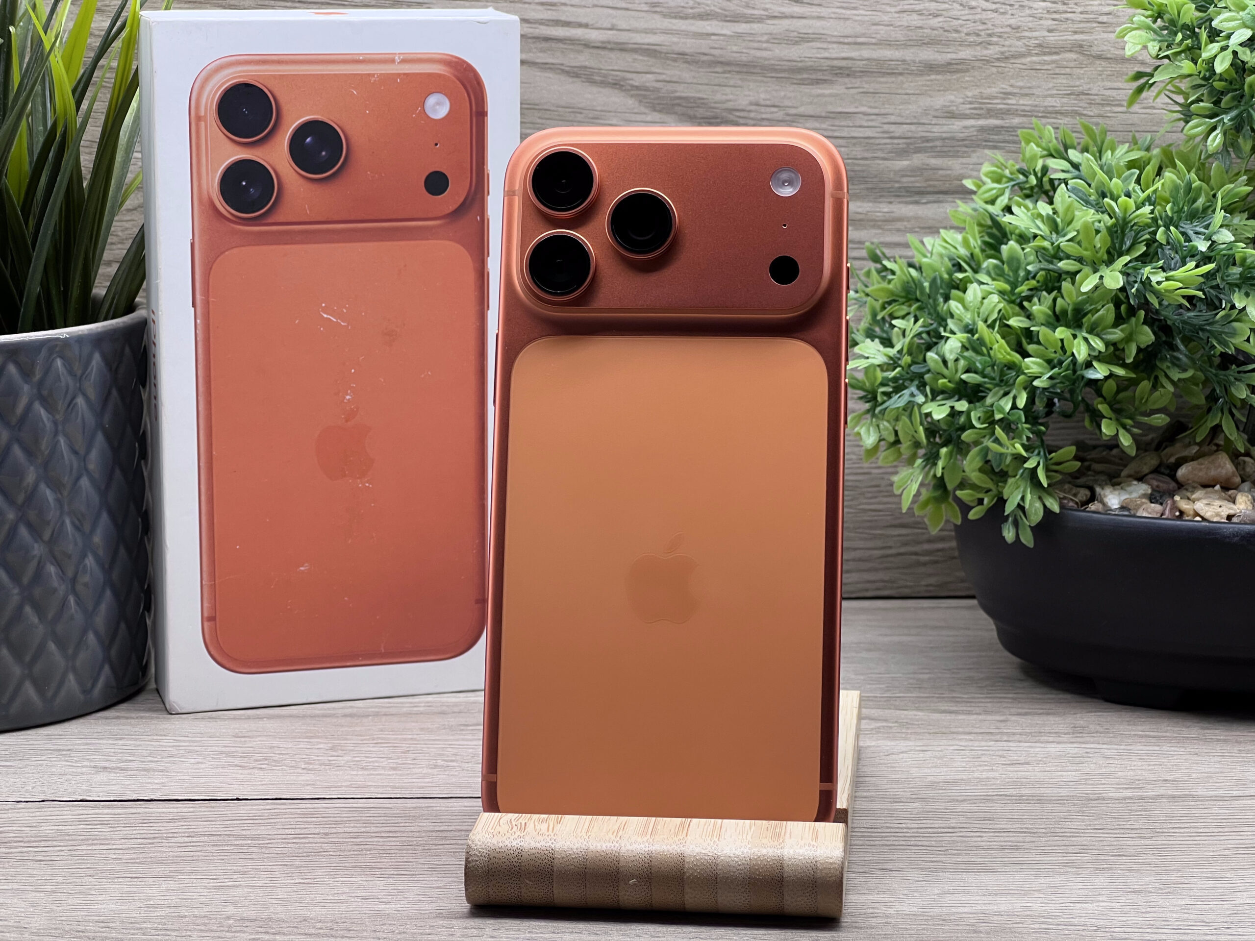 Hibátlan iPhone 17 Pro Max Cosmic Orange 256GB 2 ÉV Garanciával 100%