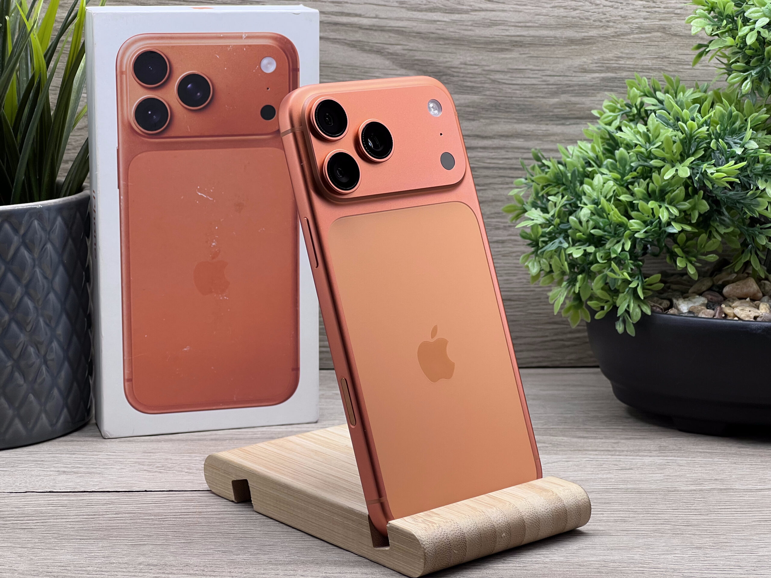 Hibátlan iPhone 17 Pro Max Cosmic Orange 256GB 2 ÉV Garanciával 100%