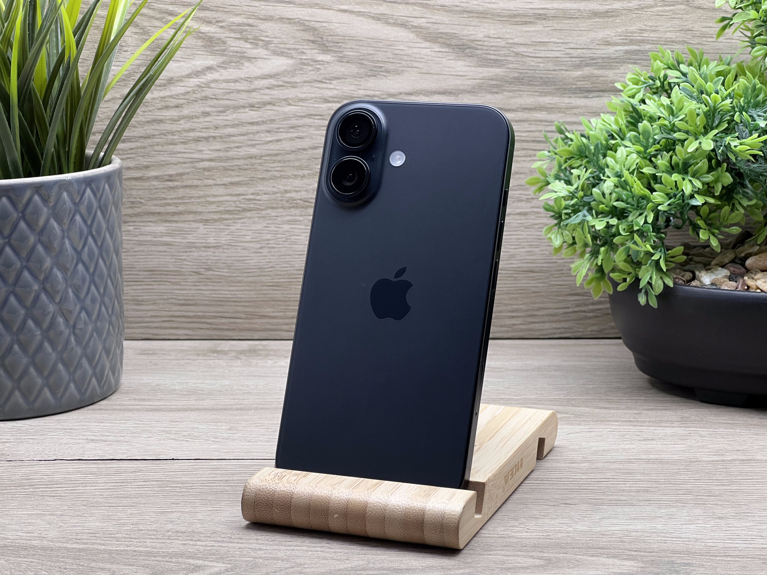 iPhone 16 Black 256GB 2 ÉV Garanciával 90%