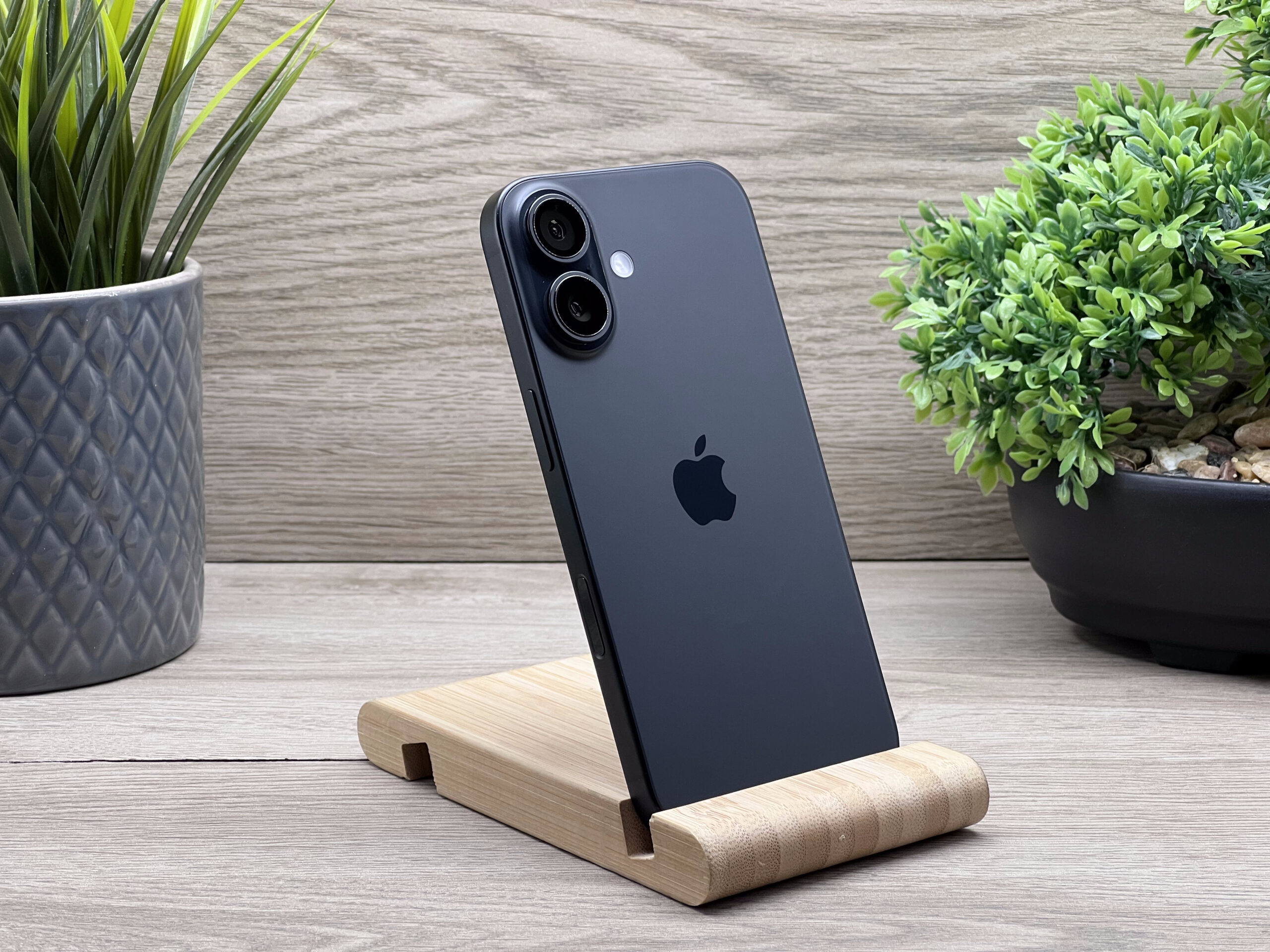 iPhone 16 Black 256GB 2 ÉV Garanciával 91%