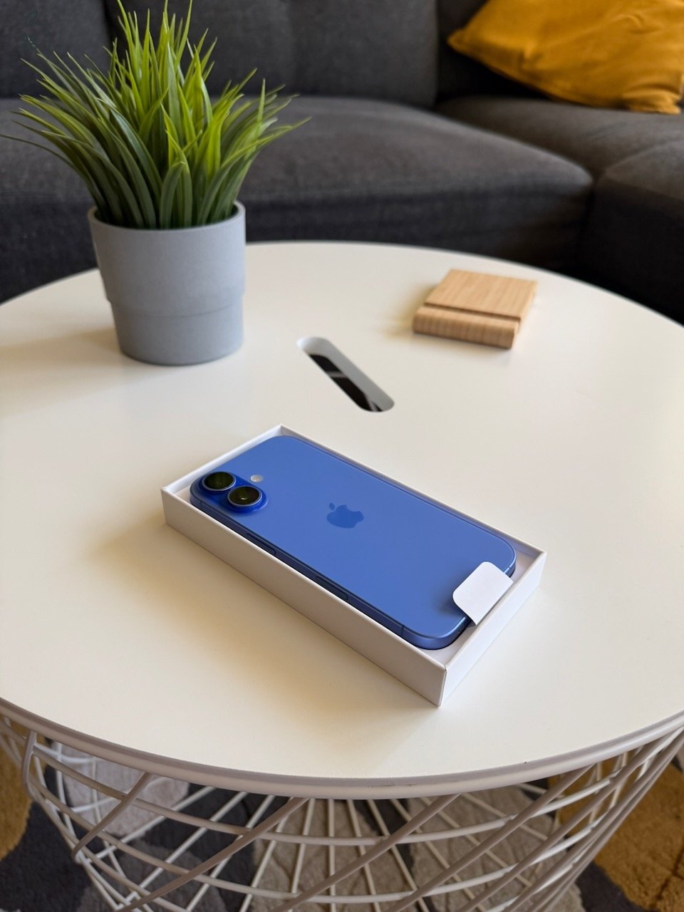 iPhone 16 - Ultramarin