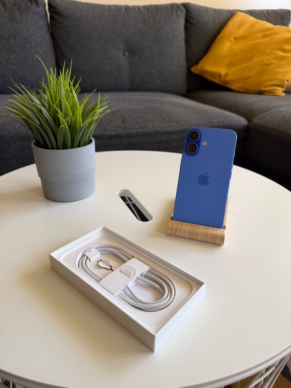 iPhone 16 - Ultramarin