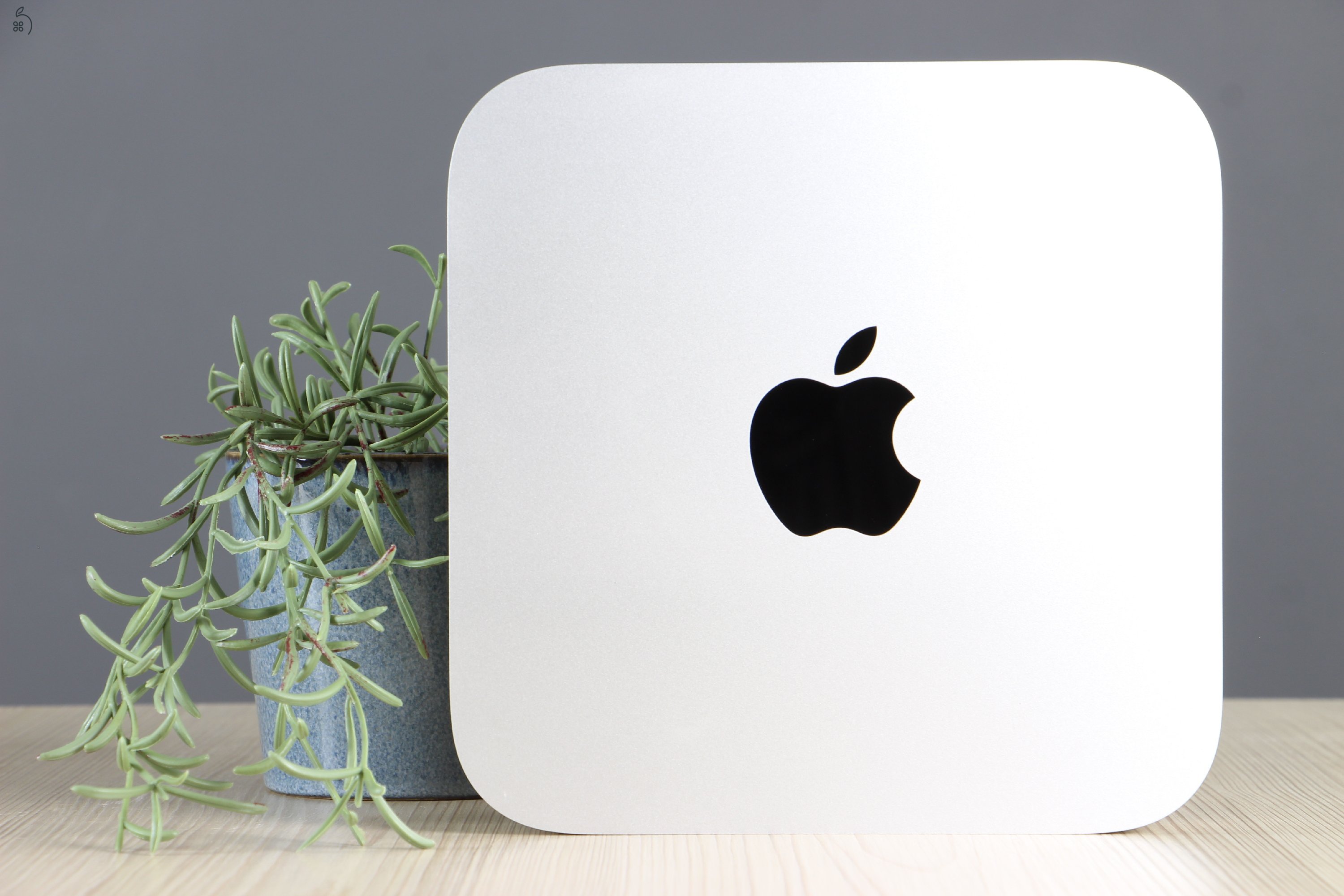 Mac Mini M2 256/ 8GB ezüst A US-8234