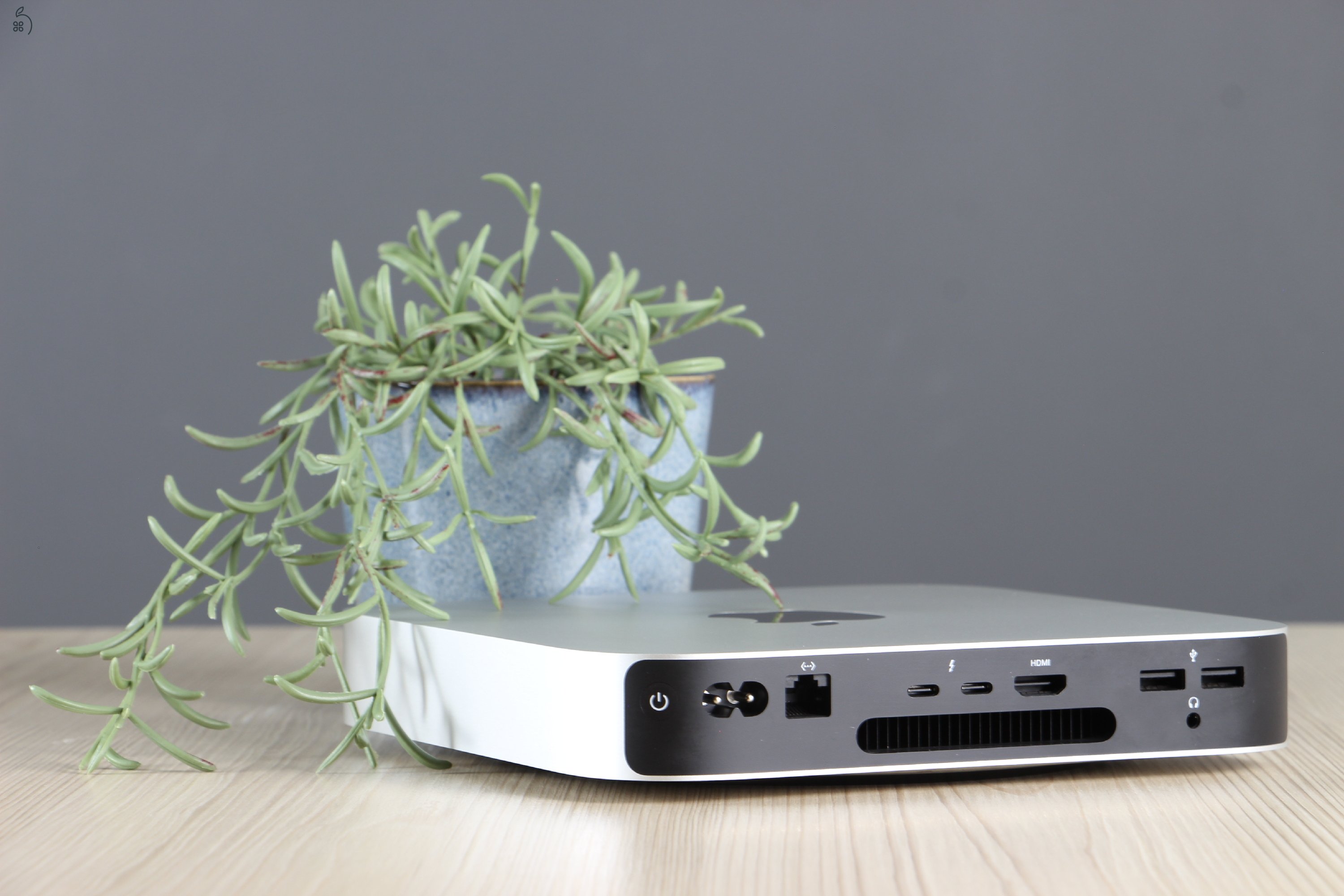Mac Mini M2 256/ 8GB ezüst A US-8234