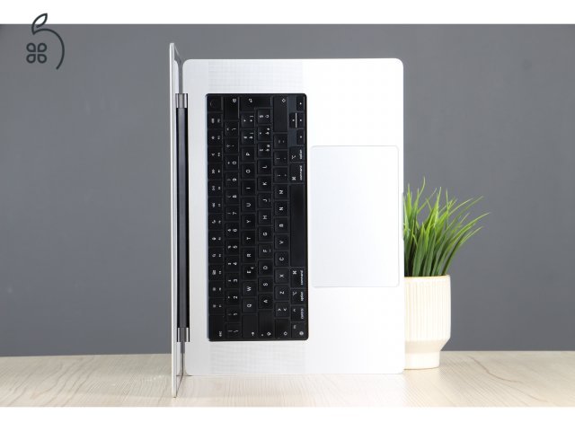  Apple Macbook Pro 16
