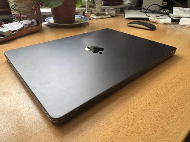 MacBook Pro 14