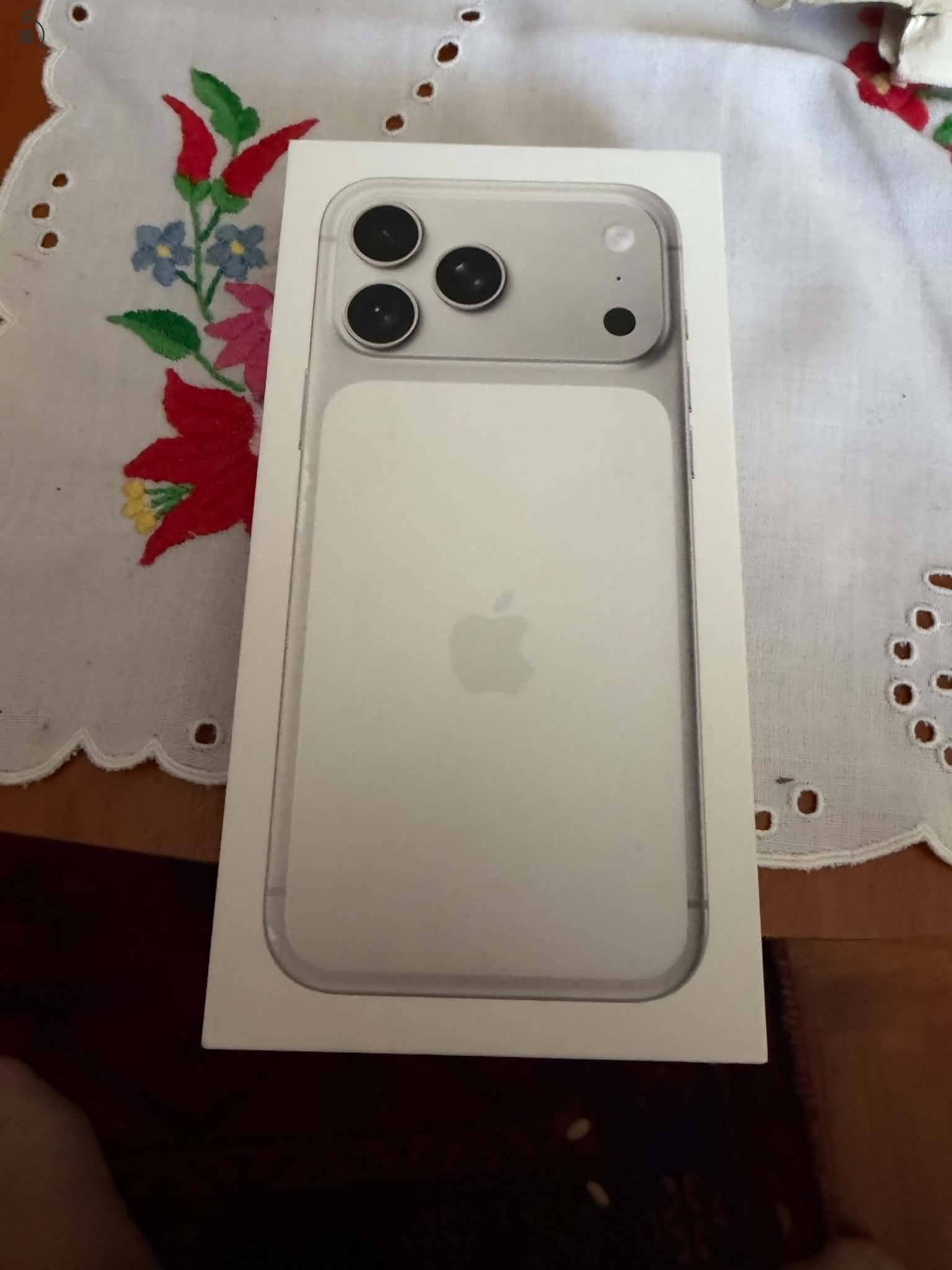 17 Pro Max 256GB Eredeti bontatlan dobozban 