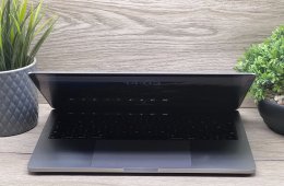 Hibátlan MacBook Pro 2019 i5 13” 256GB 8GB 2 ÉV Garanciával 100%