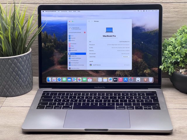 Hibátlan MacBook Pro 2019 i5 13” 256GB 8GB 2 ÉV Garanciával 100%
