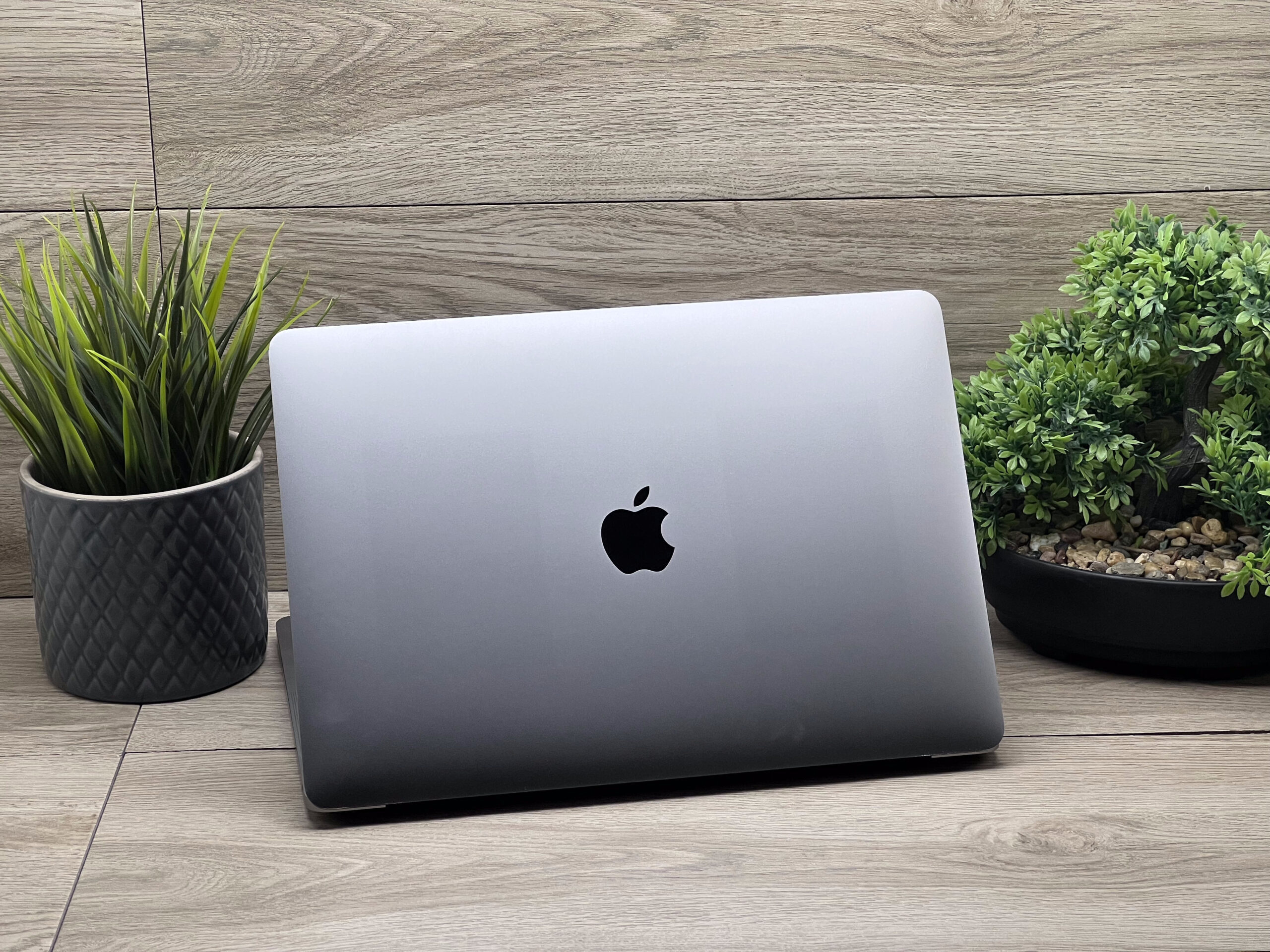 MacBook Pro 2020 M1 13” 256GB 8GB 2 ÉV Garanciával 94%