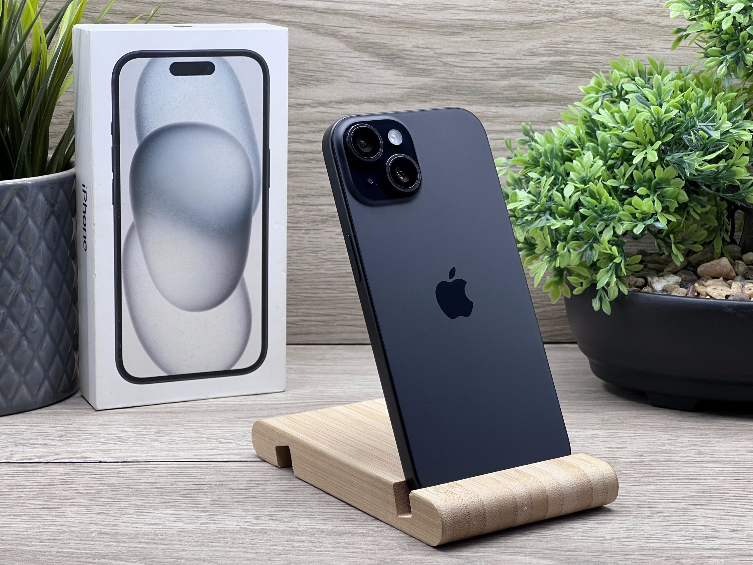 Hibátlan iPhone 15 Black 128GB 2 ÉV Garanciával 90%