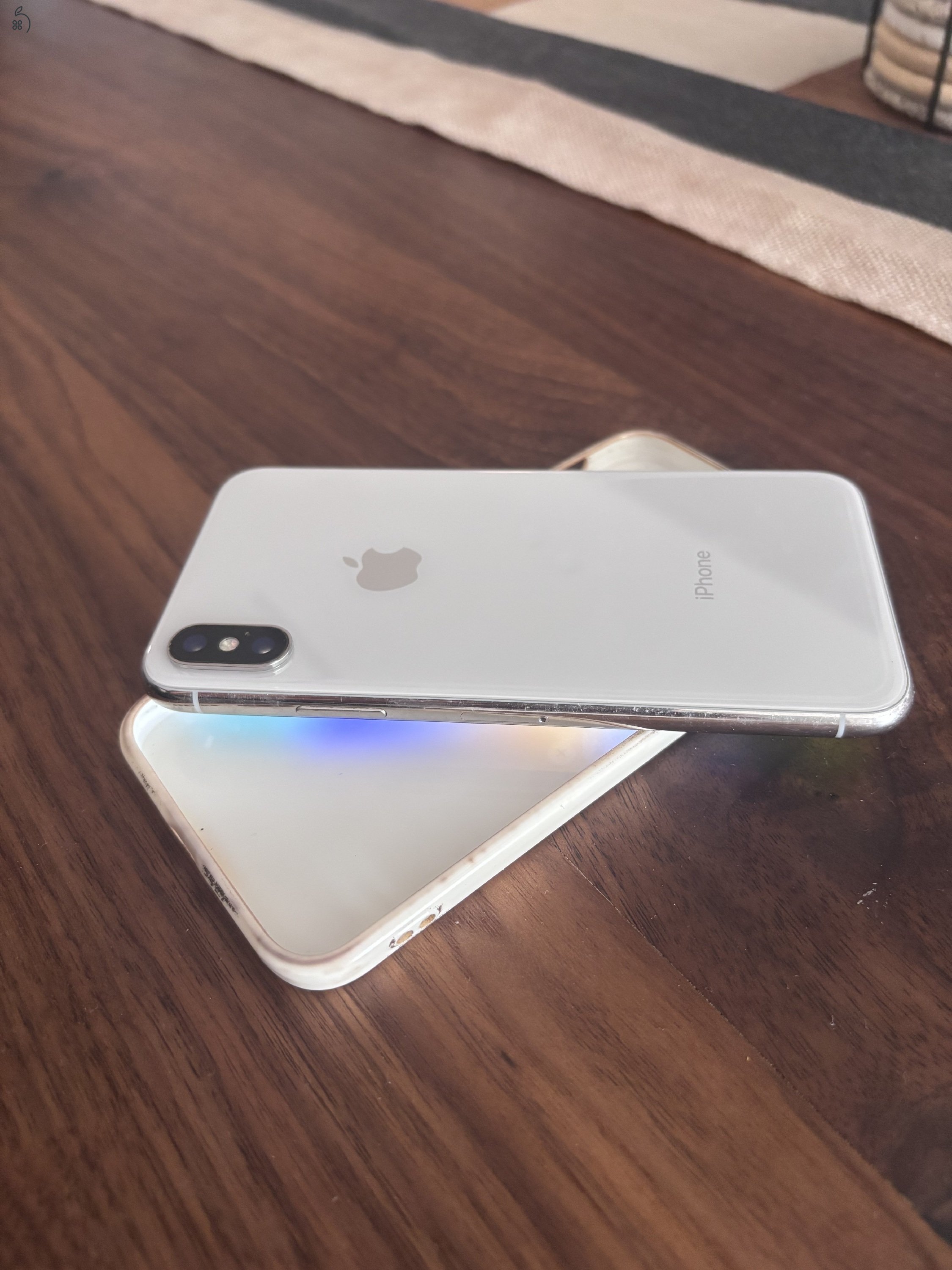 iPhone X 100% akksival eladó