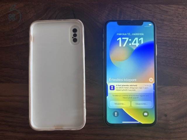 iPhone X 100% akksival eladó
