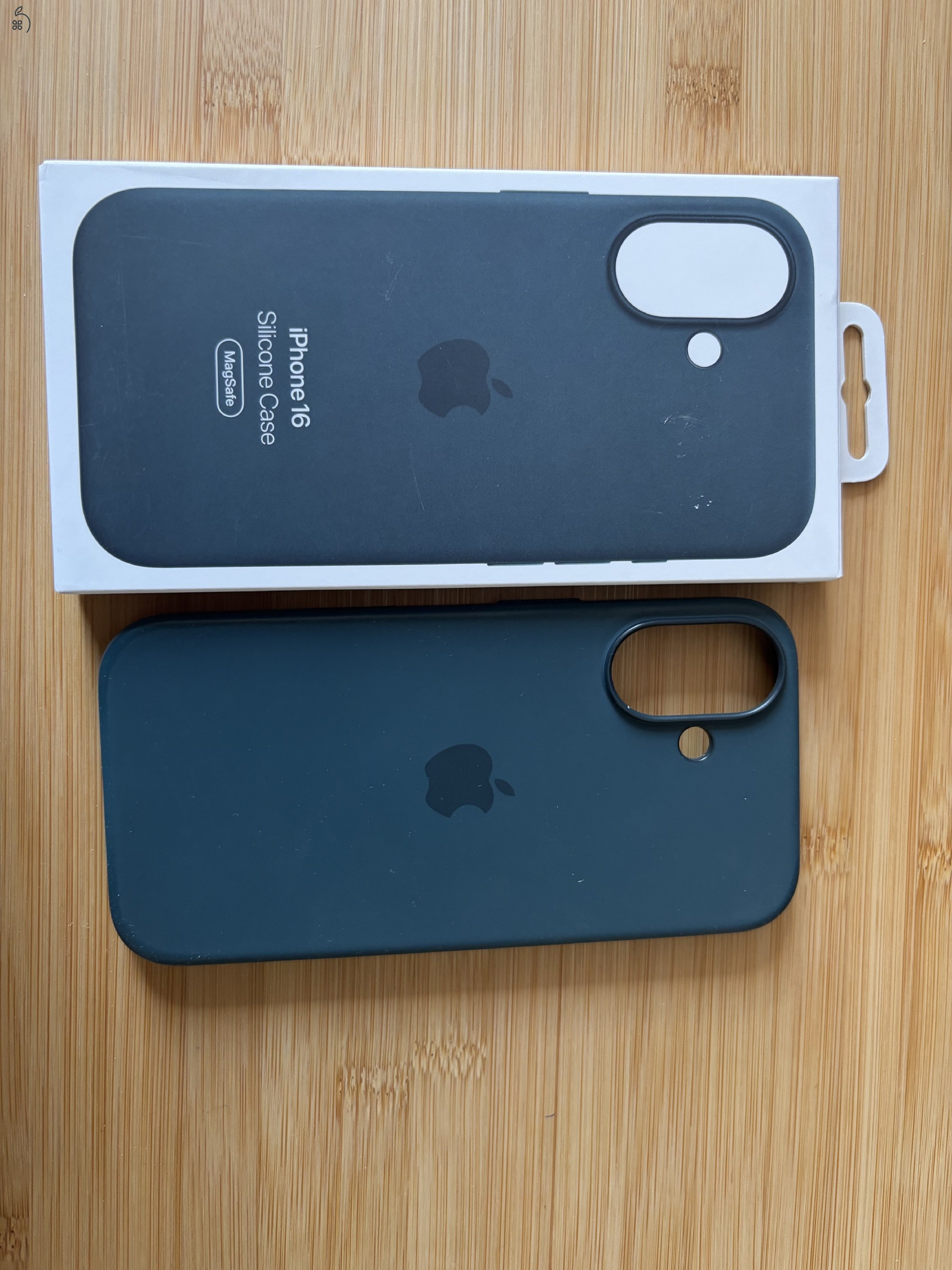 Eladó 2 db eredeti, tökéletes állapotú iPhone 16 tok.