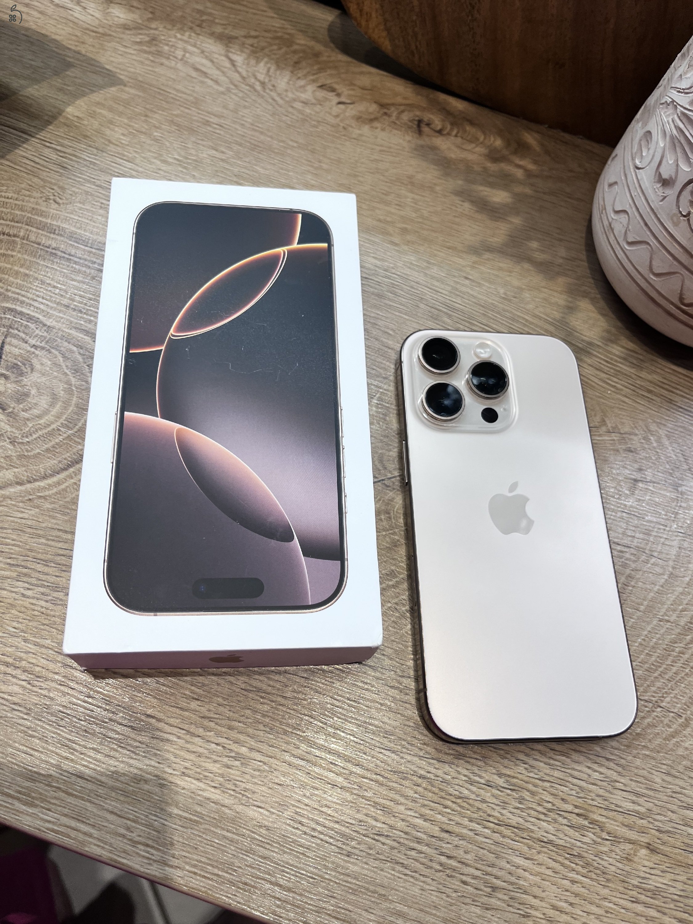ELADÓ Iphone 16 Pro 128 GB sivatagi titán telefon