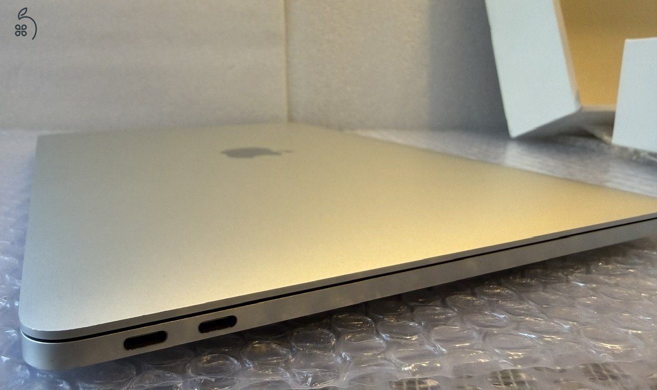 Apple Macbook Pro 13 (2017) I7 16 GB 250GB A1708 Box (Magic opciók)
