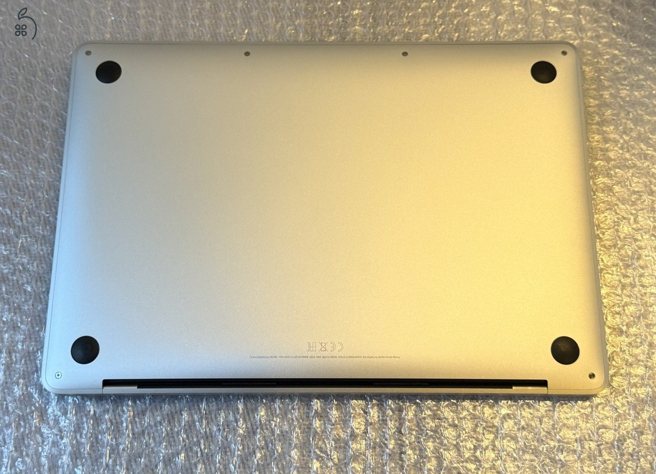 Apple Macbook Pro 13 (2017) I7 16 GB 250GB A1708 Box (Magic opciók)