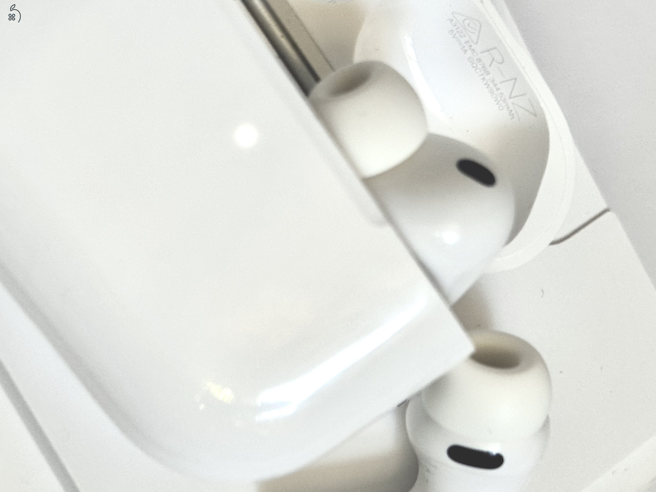 Airpods Pro 3  Jótállás: 2028.01. - apple care + 2027.Márc.11.ig