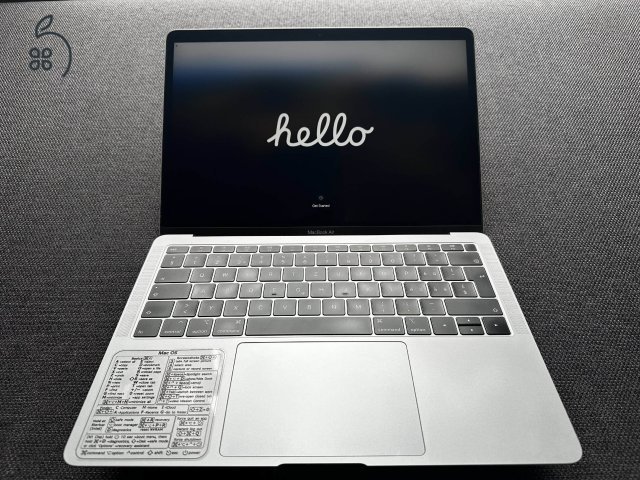 MacBook Air 13' 2019 (Intel i5, 8GB RAM, 128GB SSD) 