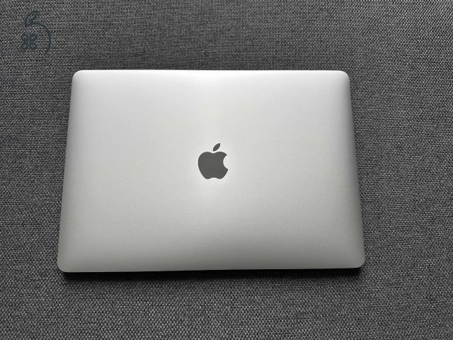 MacBook Air 13' 2019 (Intel i5, 8GB RAM, 128GB SSD) 
