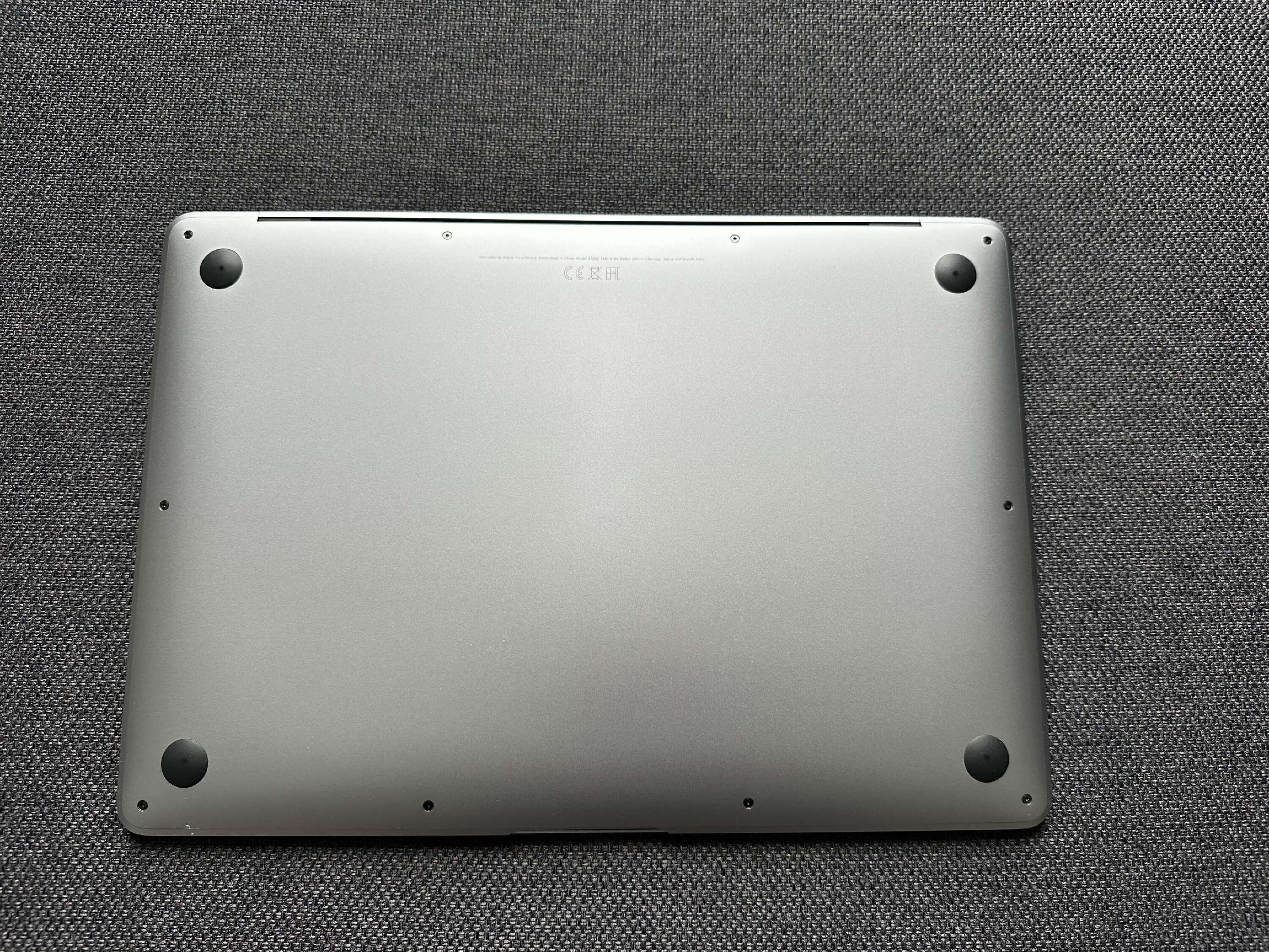 MacBook Air 13' 2019 (Intel i5, 8GB RAM, 128GB SSD) 