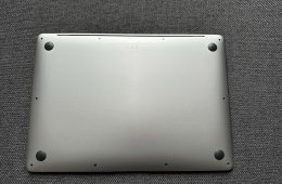 MacBook Air 13' 2019 (Intel i5, 8GB RAM, 128GB SSD) 