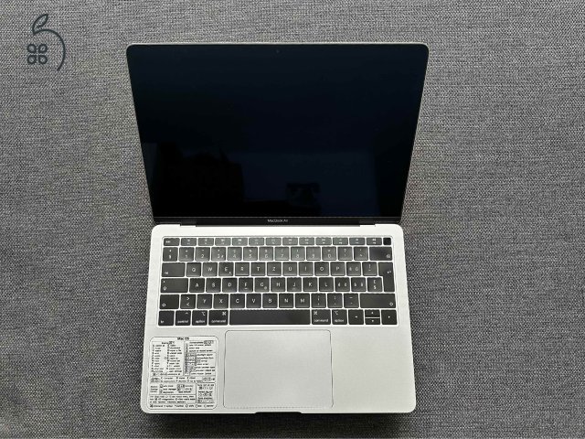 MacBook Air 13' 2019 (Intel i5, 8GB RAM, 128GB SSD) 