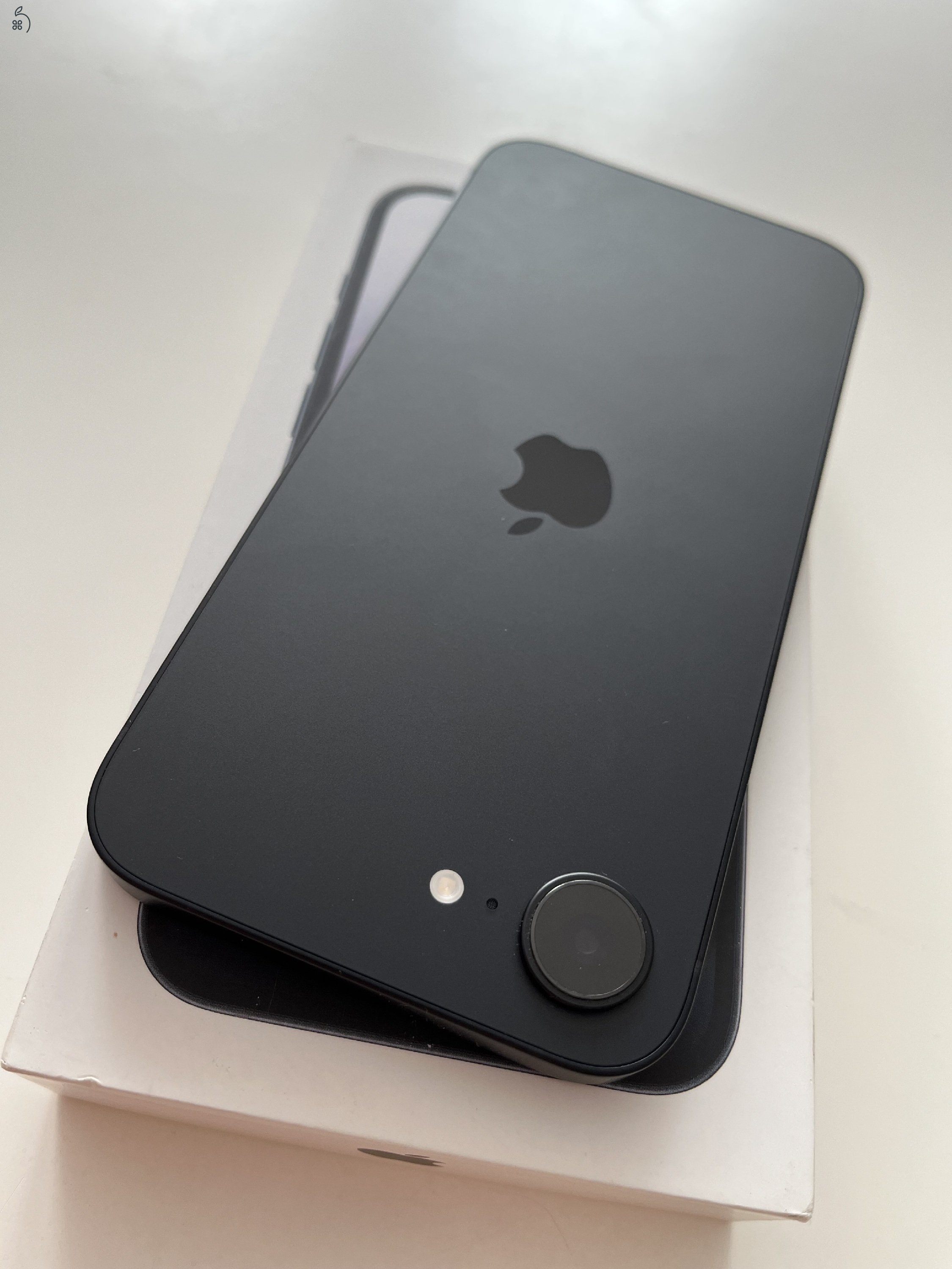 iPhone 16e 128GB Makulátlan! Akku 100%!