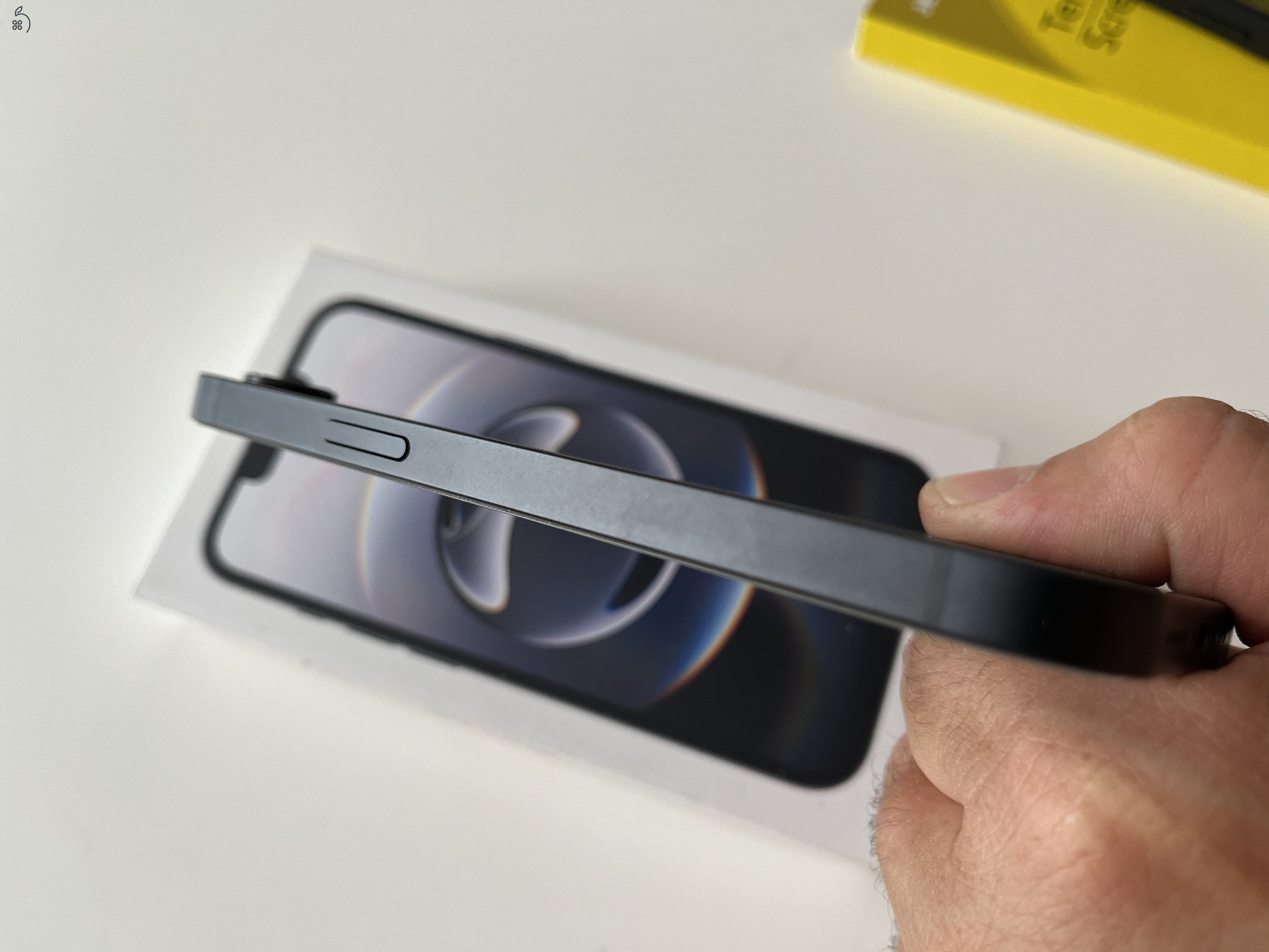 iPhone 16e 128GB Makulátlan! Akku 100%!
