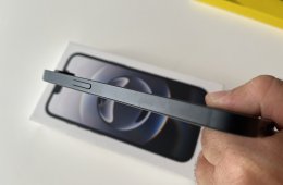 iPhone 16e 128GB Makulátlan! Akku 100%!