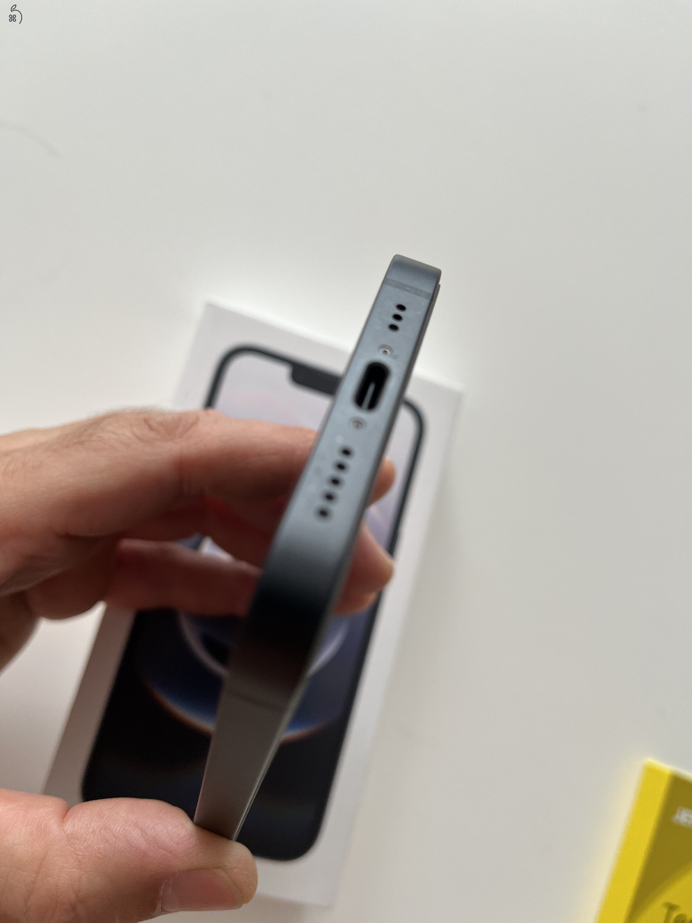 iPhone 16e 128GB Makulátlan! Akku 100%!