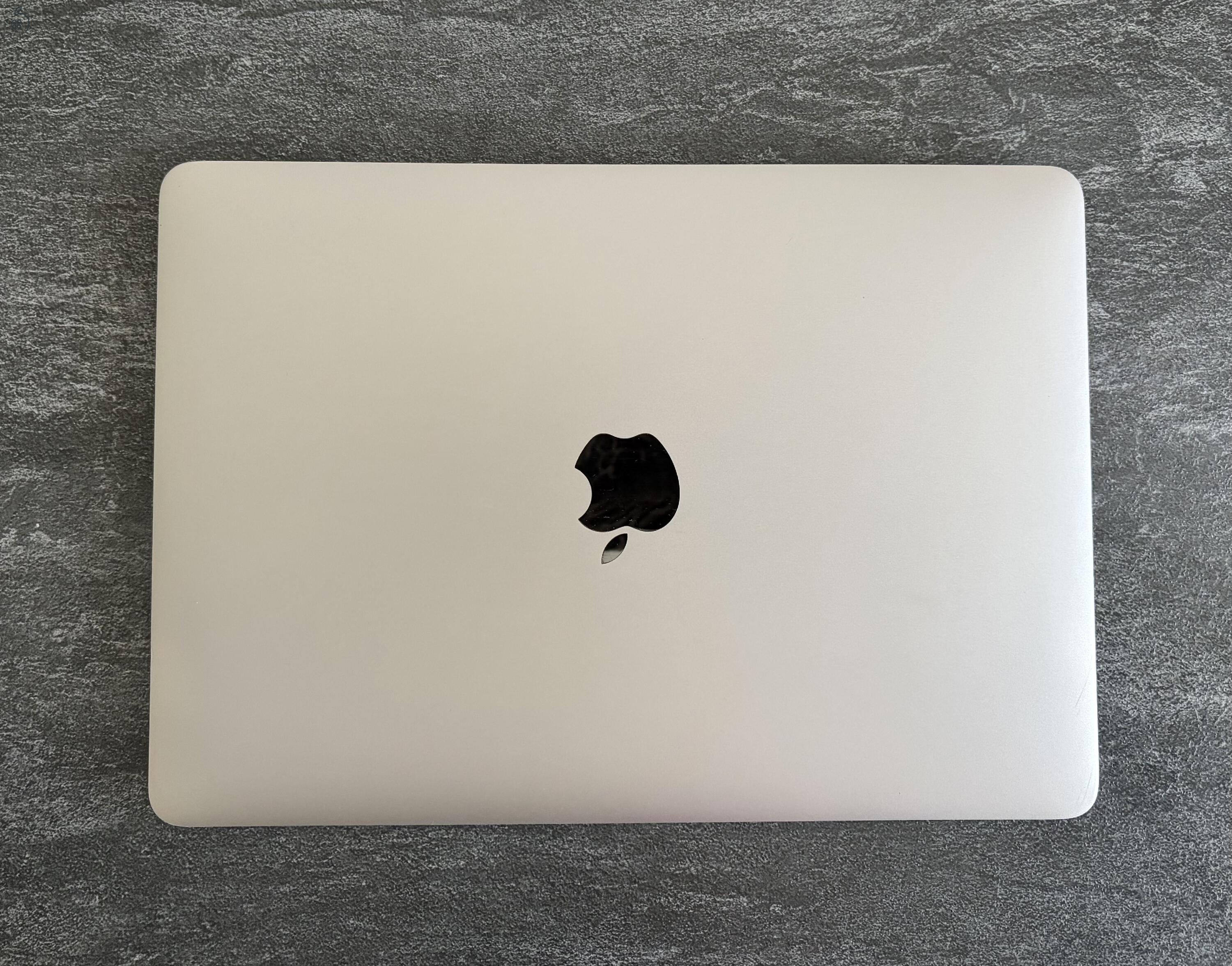 Apple MacBook Retina 12” (2017) – 8GB RAM, 256GB SSD, szép állapot