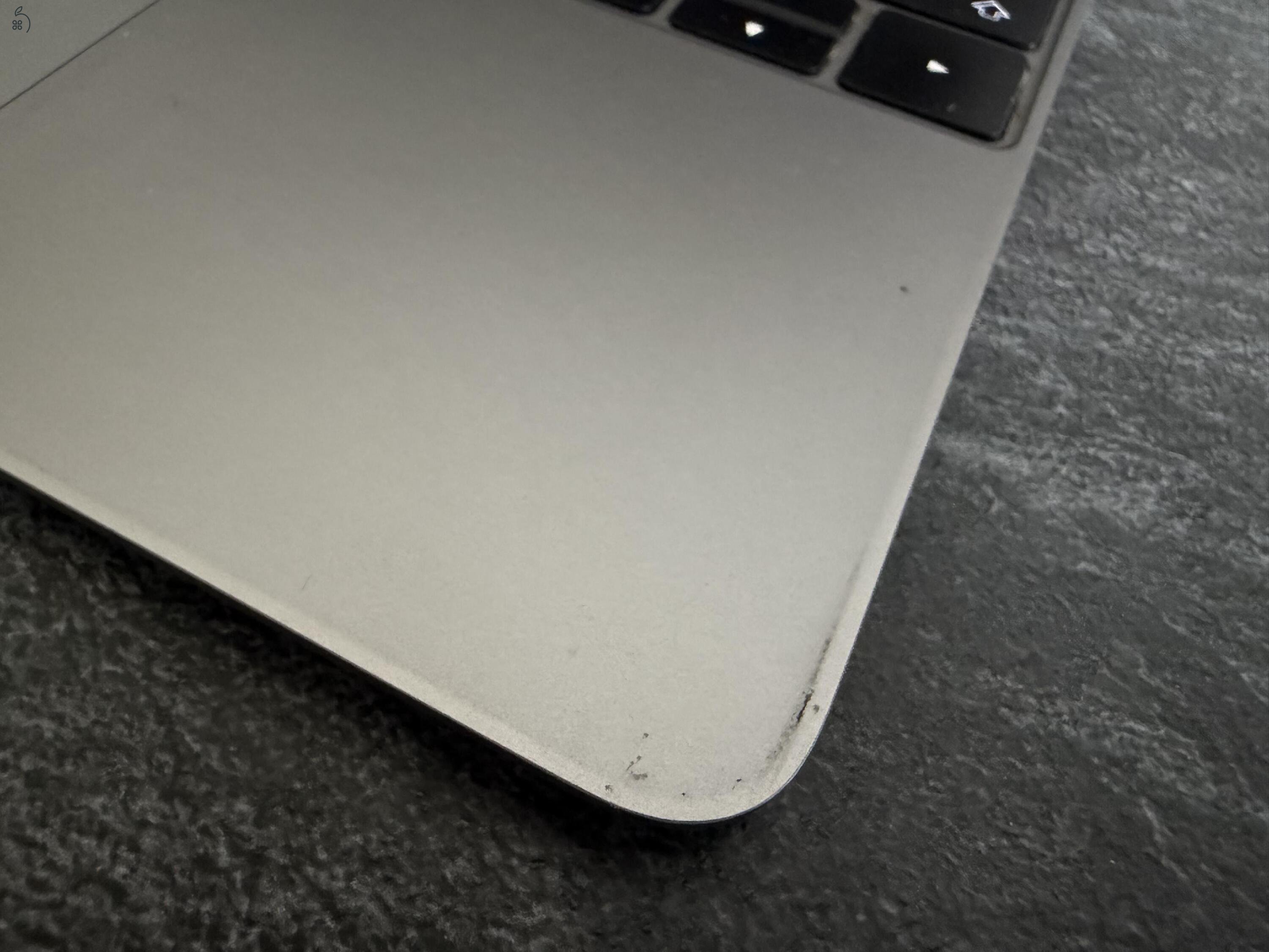 Apple MacBook Retina 12” (2017) – 8GB RAM, 256GB SSD, szép állapot
