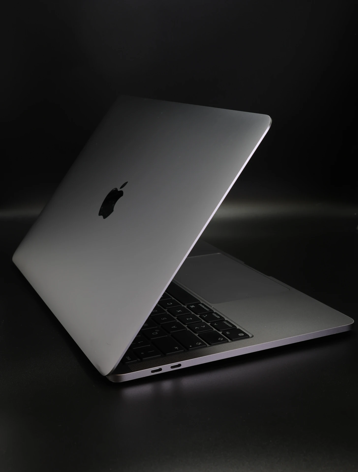 Apple MacBook Pro 13″ 2020 M1 256 GB Space Gray 89% akku - 12 HÓ GARANCIA