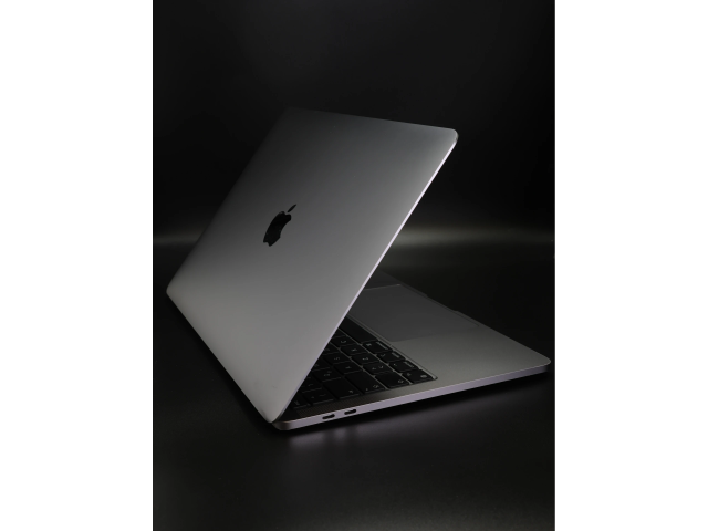 Apple MacBook Pro 13″ 2020 M1 256 GB Space Gray 89% akku - 12 HÓ GARANCIA