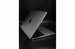 Apple MacBook Pro 13″ 2020 M1 256 GB Space Gray 89% akku - 12 HÓ GARANCIA